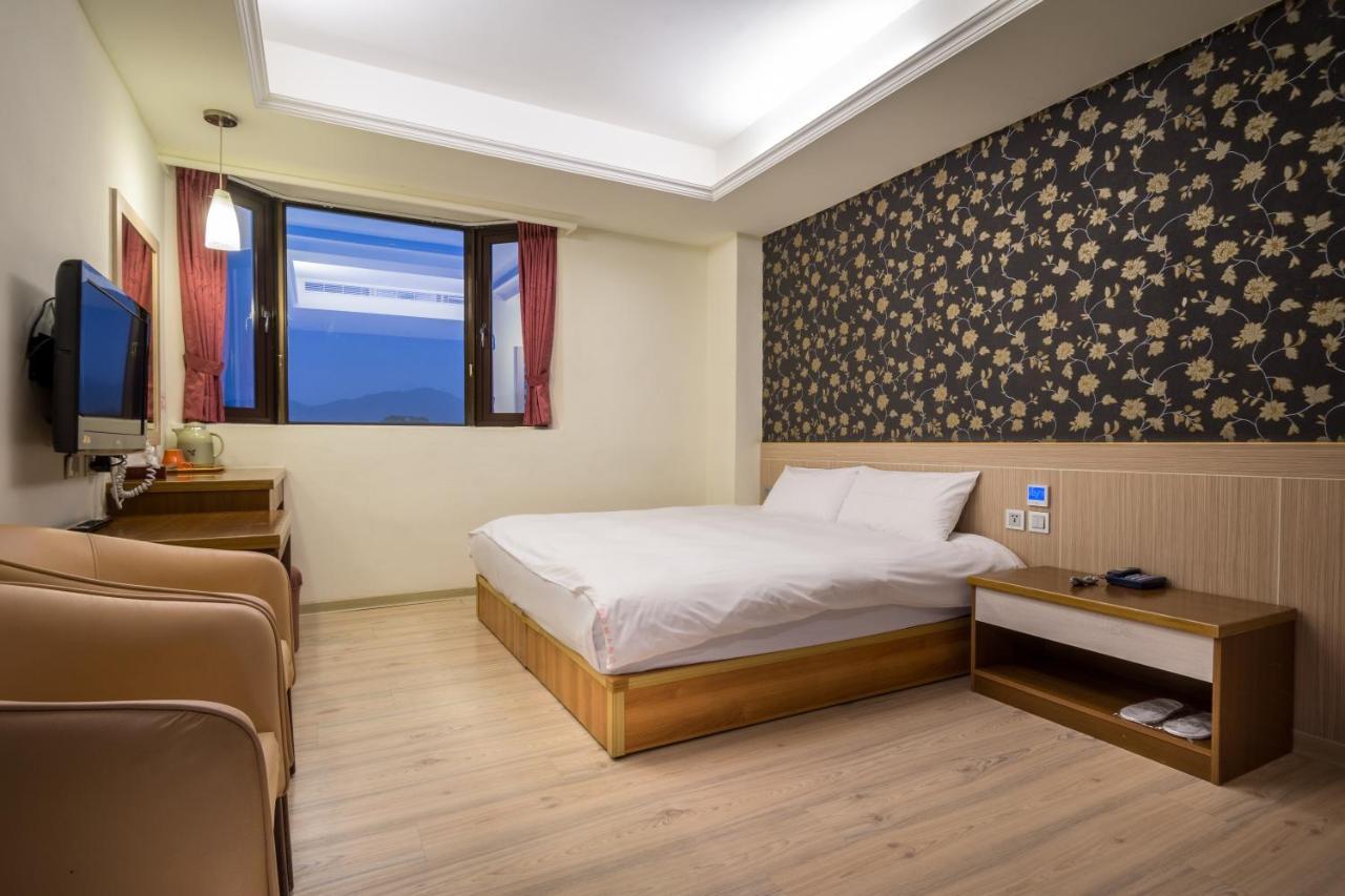 Yadi Hotel Puli Bagian luar foto