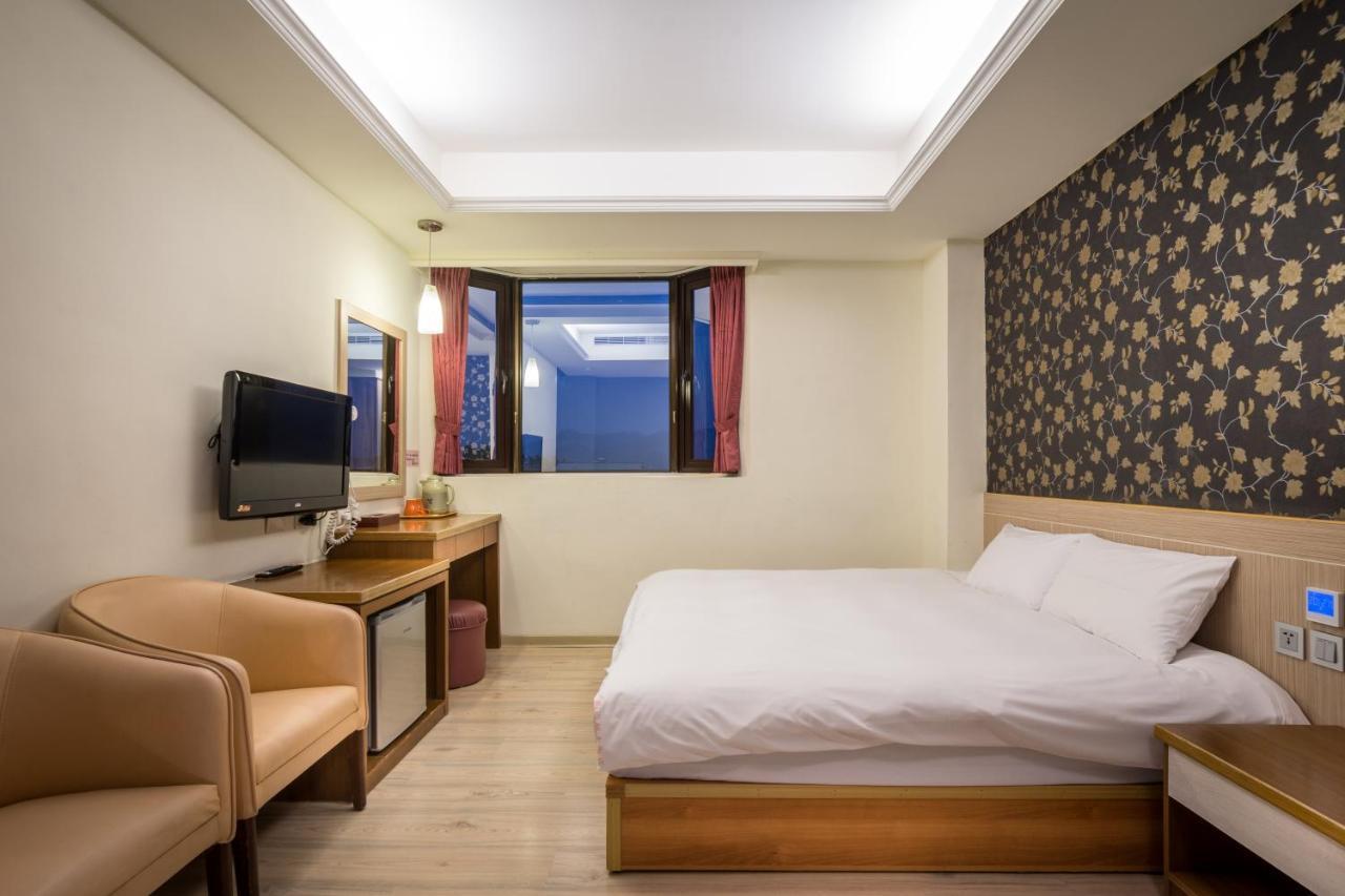 Yadi Hotel Puli Bagian luar foto