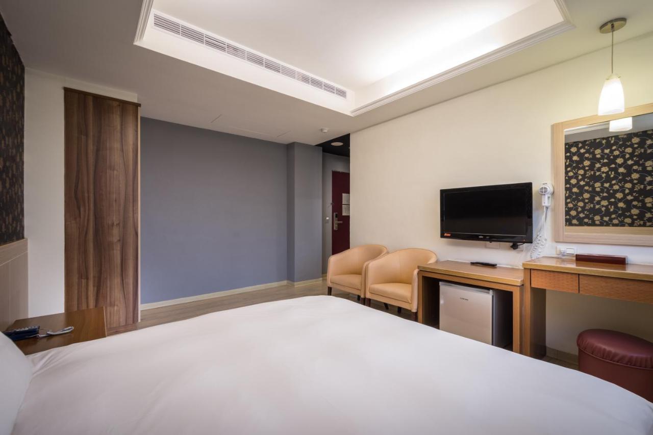Yadi Hotel Puli Bagian luar foto